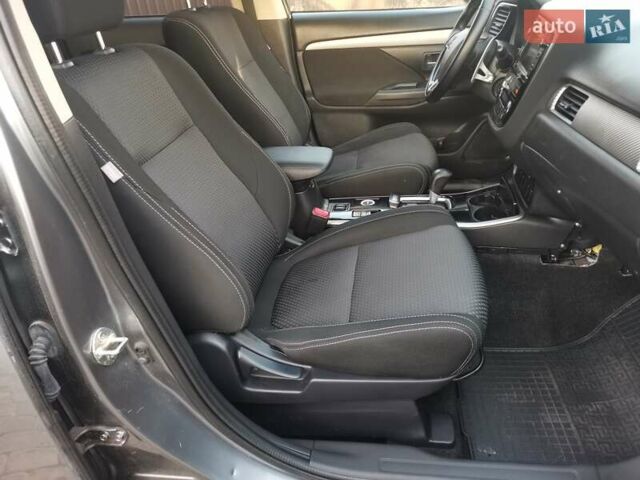 Серый Мицубиси Аутлендер, объемом двигателя 2.3 л и пробегом 130 тыс. км за 16500 $, фото 25 на Automoto.ua