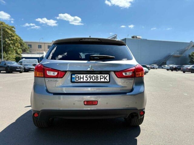 Серый Мицубиси Аутлендер, объемом двигателя 2 л и пробегом 167 тыс. км за 12900 $, фото 4 на Automoto.ua