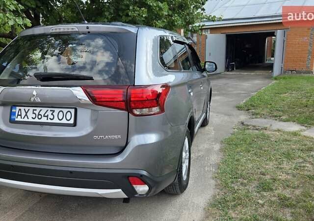 Серый Мицубиси Аутлендер, объемом двигателя 2 л и пробегом 44 тыс. км за 17900 $, фото 6 на Automoto.ua