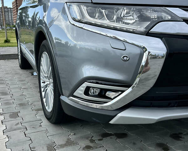 Сірий Міцубісі Аутлендер, об'ємом двигуна 2.27 л та пробігом 210 тис. км за 22000 $, фото 14 на Automoto.ua