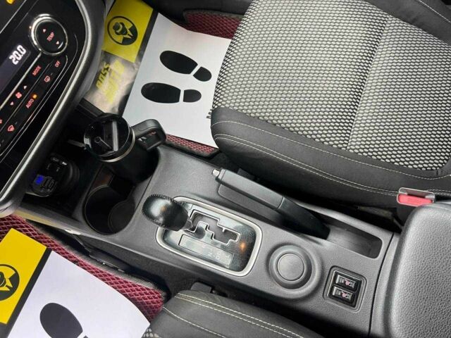 Серый Мицубиси Аутлендер, объемом двигателя 2.4 л и пробегом 160 тыс. км за 14900 $, фото 12 на Automoto.ua