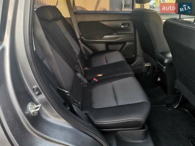 Серый Мицубиси Аутлендер, объемом двигателя 2.3 л и пробегом 130 тыс. км за 16500 $, фото 24 на Automoto.ua