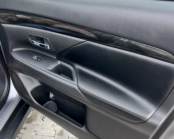 Сірий Міцубісі Аутлендер, об'ємом двигуна 2.27 л та пробігом 210 тис. км за 22000 $, фото 22 на Automoto.ua