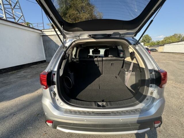 Серый Мицубиси Аутлендер, объемом двигателя 2.4 л и пробегом 125 тыс. км за 17800 $, фото 12 на Automoto.ua