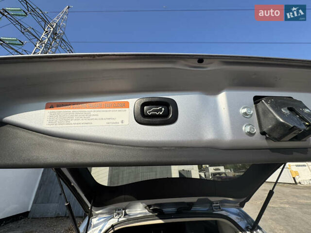 Сірий Міцубісі Аутлендер, об'ємом двигуна 2.36 л та пробігом 123 тис. км за 17400 $, фото 4 на Automoto.ua