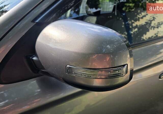 Серый Мицубиси Аутлендер, объемом двигателя 2 л и пробегом 44 тыс. км за 17900 $, фото 11 на Automoto.ua