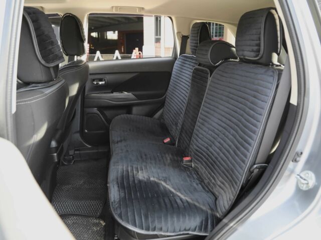 Серый Мицубиси Аутлендер, объемом двигателя 3 л и пробегом 190 тыс. км за 16700 $, фото 7 на Automoto.ua