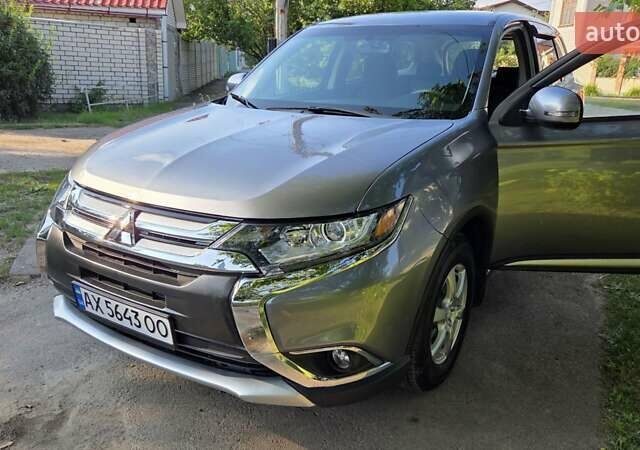 Серый Мицубиси Аутлендер, объемом двигателя 2 л и пробегом 44 тыс. км за 17900 $, фото 3 на Automoto.ua