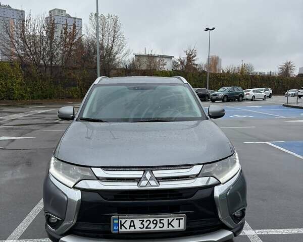 Сірий Міцубісі Аутлендер, об'ємом двигуна 3 л та пробігом 214 тис. км за 16000 $, фото 6 на Automoto.ua