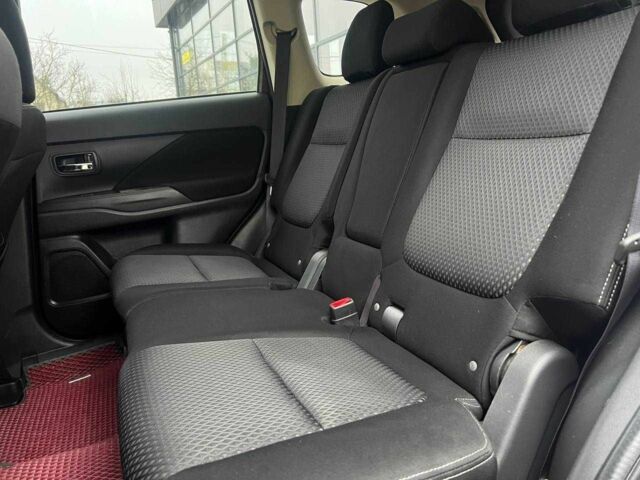 Серый Мицубиси Аутлендер, объемом двигателя 2.4 л и пробегом 160 тыс. км за 14900 $, фото 16 на Automoto.ua