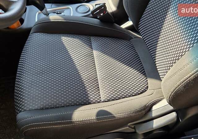 Серый Мицубиси Аутлендер, объемом двигателя 2 л и пробегом 44 тыс. км за 17900 $, фото 17 на Automoto.ua