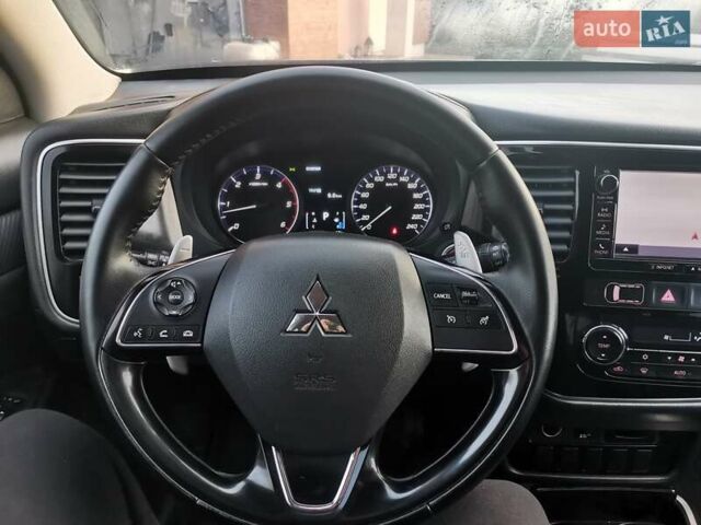 Серый Мицубиси Аутлендер, объемом двигателя 2.3 л и пробегом 130 тыс. км за 16500 $, фото 13 на Automoto.ua