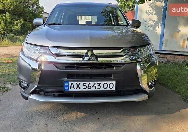Серый Мицубиси Аутлендер, объемом двигателя 2 л и пробегом 44 тыс. км за 17900 $, фото 8 на Automoto.ua