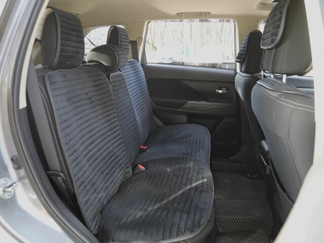 Серый Мицубиси Аутлендер, объемом двигателя 3 л и пробегом 190 тыс. км за 16700 $, фото 9 на Automoto.ua