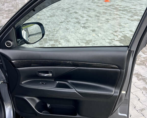 Сірий Міцубісі Аутлендер, об'ємом двигуна 2.27 л та пробігом 210 тис. км за 22000 $, фото 20 на Automoto.ua