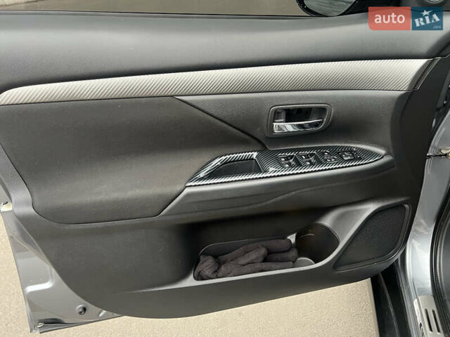 Сірий Міцубісі Аутлендер, об'ємом двигуна 3 л та пробігом 190 тис. км за 16500 $, фото 10 на Automoto.ua