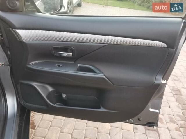 Серый Мицубиси Аутлендер, объемом двигателя 2.3 л и пробегом 130 тыс. км за 16500 $, фото 23 на Automoto.ua