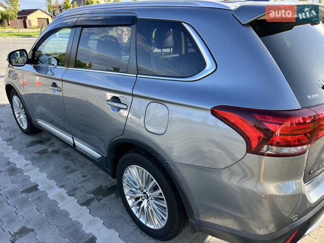 Сірий Міцубісі Аутлендер, об'ємом двигуна 2.27 л та пробігом 210 тис. км за 22000 $, фото 6 на Automoto.ua