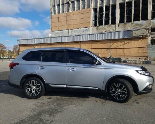 Міцубісі Аутлендер 2016 у Харкові на Automoto.ua Сірий Міцубісі Аутлендер, об'ємом двигуна 2.36 л та пробігом 224 тис. км за 14599 $, фото 6 на Automoto.ua