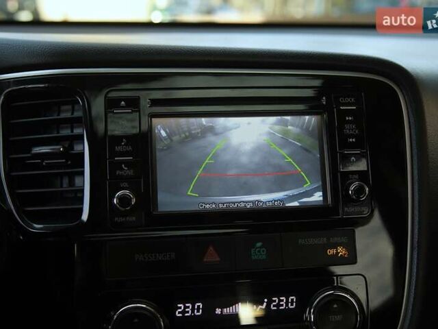 Серый Мицубиси Аутлендер, объемом двигателя 3 л и пробегом 190 тыс. км за 16700 $, фото 16 на Automoto.ua