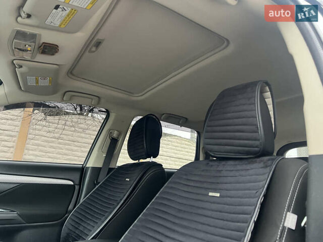 Сірий Міцубісі Аутлендер, об'ємом двигуна 3 л та пробігом 190 тис. км за 16500 $, фото 14 на Automoto.ua