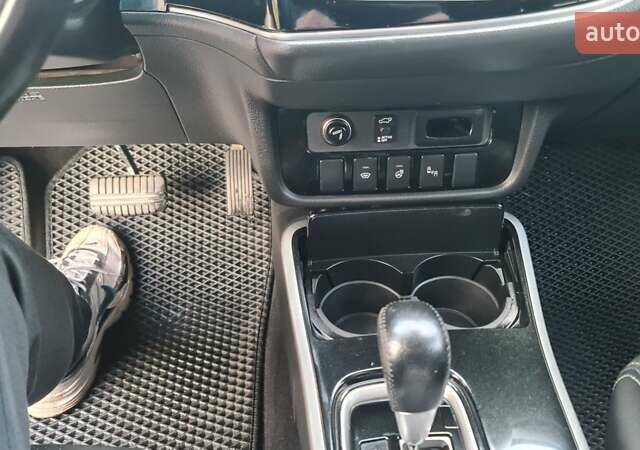 Серый Мицубиси Аутлендер, объемом двигателя 2.3 л и пробегом 253 тыс. км за 18500 $, фото 14 на Automoto.ua