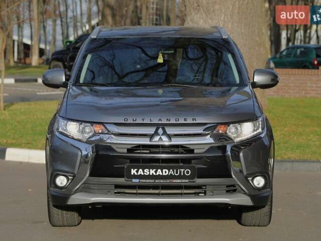 Серый Мицубиси Аутлендер, объемом двигателя 3 л и пробегом 190 тыс. км за 16700 $, фото 1 на Automoto.ua