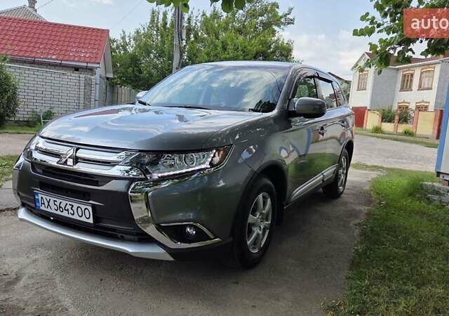 Серый Мицубиси Аутлендер, объемом двигателя 2 л и пробегом 44 тыс. км за 17900 $, фото 2 на Automoto.ua