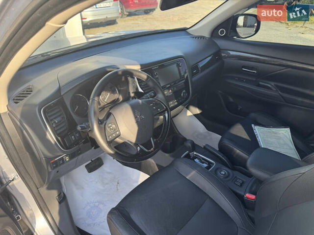 Сірий Міцубісі Аутлендер, об'ємом двигуна 2.36 л та пробігом 123 тис. км за 17400 $, фото 12 на Automoto.ua