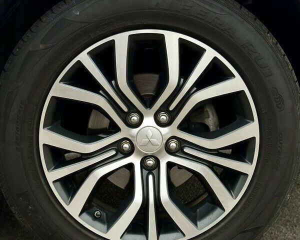 Серый Мицубиси Аутлендер, объемом двигателя 2.4 л и пробегом 148 тыс. км за 12500 $, фото 19 на Automoto.ua