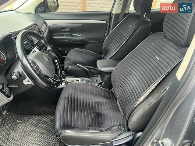 Сірий Міцубісі Аутлендер, об'ємом двигуна 3 л та пробігом 190 тис. км за 16500 $, фото 11 на Automoto.ua