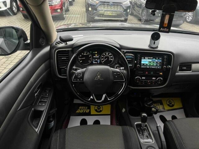 Серый Мицубиси Аутлендер, объемом двигателя 2.4 л и пробегом 160 тыс. км за 14900 $, фото 7 на Automoto.ua