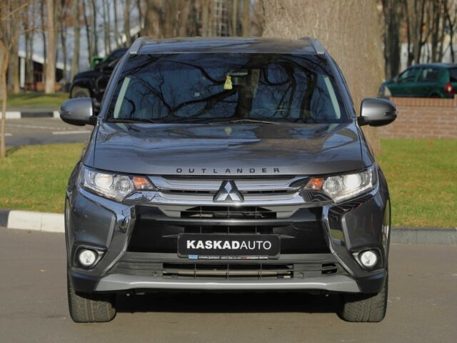 Серый Мицубиси Аутлендер, объемом двигателя 3 л и пробегом 190 тыс. км за 16700 $, фото 1 на Automoto.ua