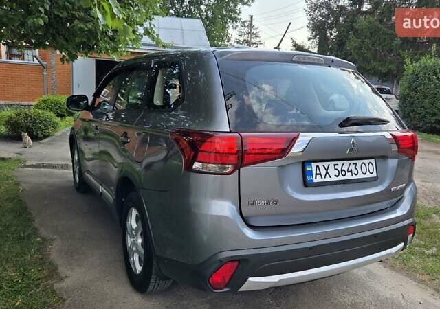 Серый Мицубиси Аутлендер, объемом двигателя 2 л и пробегом 44 тыс. км за 17900 $, фото 5 на Automoto.ua