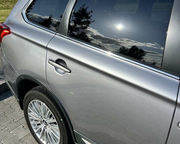 Сірий Міцубісі Аутлендер, об'ємом двигуна 2.27 л та пробігом 210 тис. км за 22000 $, фото 17 на Automoto.ua