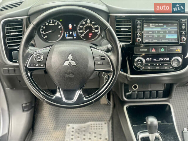 Серый Мицубиси Аутлендер, объемом двигателя 2.4 л и пробегом 213 тыс. км за 13999 $, фото 39 на Automoto.ua
