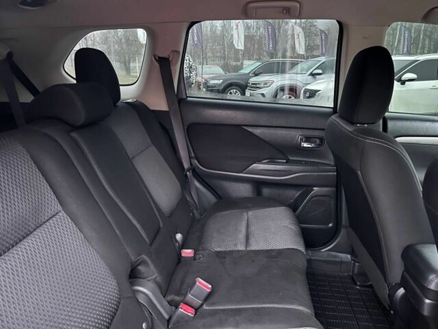 Серый Мицубиси Аутлендер, объемом двигателя 2.4 л и пробегом 205 тыс. км за 13400 $, фото 18 на Automoto.ua