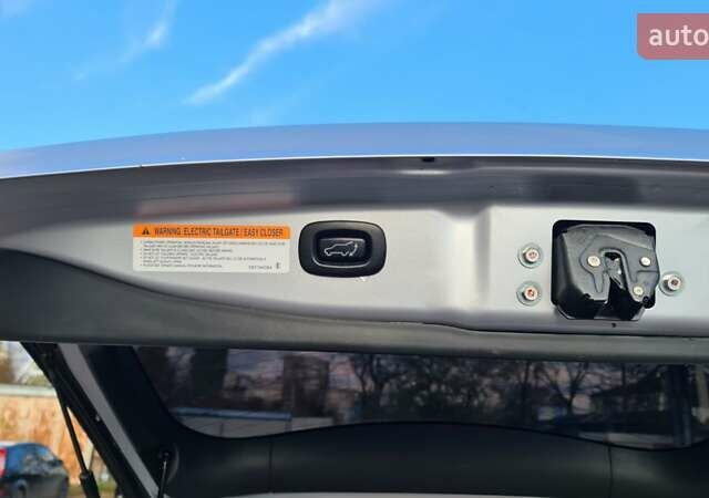 Серый Мицубиси Аутлендер, объемом двигателя 2.3 л и пробегом 253 тыс. км за 18500 $, фото 2 на Automoto.ua