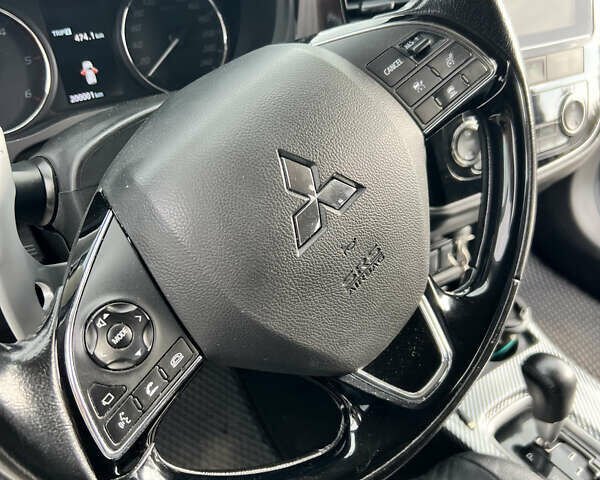 Сірий Міцубісі Аутлендер, об'ємом двигуна 2.27 л та пробігом 210 тис. км за 22000 $, фото 27 на Automoto.ua