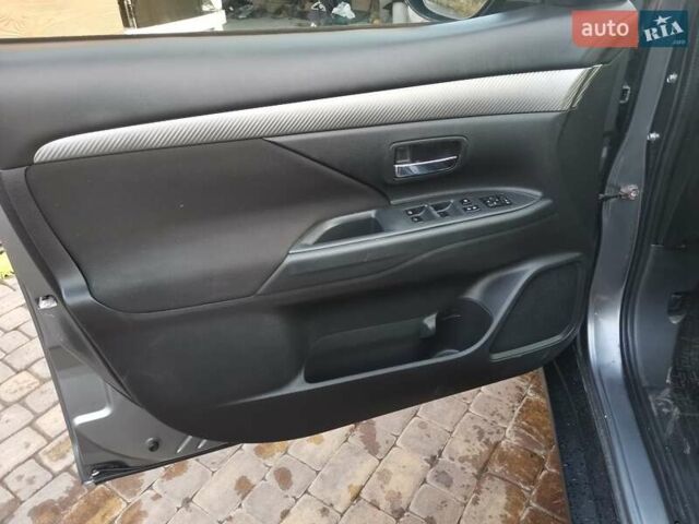 Серый Мицубиси Аутлендер, объемом двигателя 2.3 л и пробегом 130 тыс. км за 16500 $, фото 15 на Automoto.ua