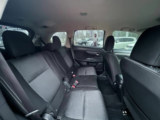 Серый Мицубиси Аутлендер, объемом двигателя 2.4 л и пробегом 205 тыс. км за 13400 $, фото 19 на Automoto.ua