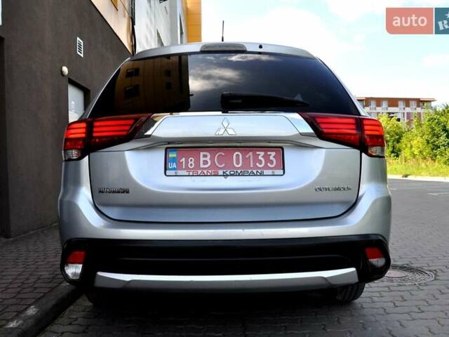 Міцубісі Аутлендер 2016 у Львові на Automoto.ua Сірий Міцубісі Аутлендер, об'ємом двигуна 2.36 л та пробігом 256 тис. км за 11700 $, фото 11 на Automoto.ua