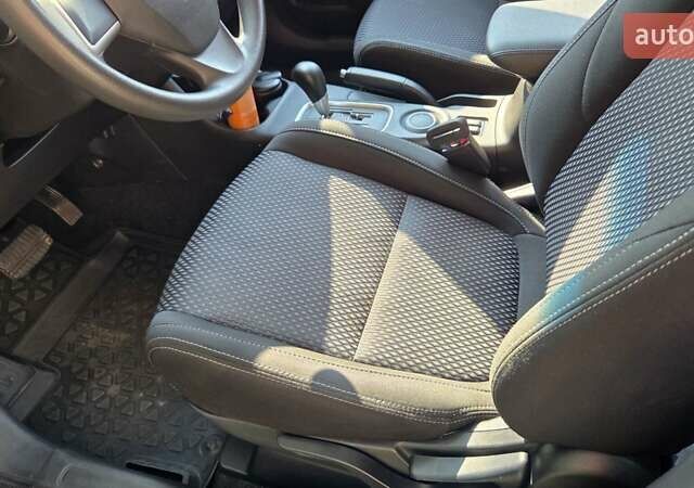 Серый Мицубиси Аутлендер, объемом двигателя 2 л и пробегом 44 тыс. км за 17900 $, фото 16 на Automoto.ua