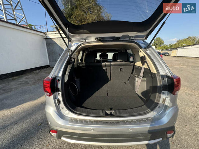 Сірий Міцубісі Аутлендер, об'ємом двигуна 2.36 л та пробігом 123 тис. км за 17400 $, фото 3 на Automoto.ua
