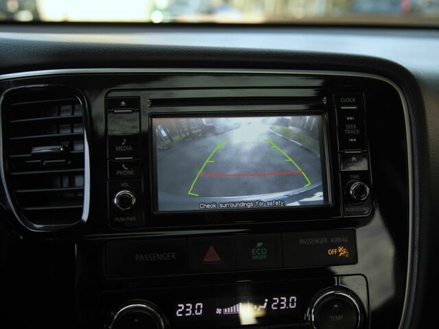 Серый Мицубиси Аутлендер, объемом двигателя 3 л и пробегом 190 тыс. км за 16700 $, фото 16 на Automoto.ua