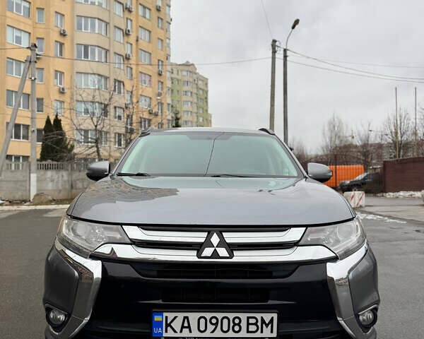 Серый Мицубиси Аутлендер, объемом двигателя 2.36 л и пробегом 182 тыс. км за 15500 $, фото 1 на Automoto.ua
