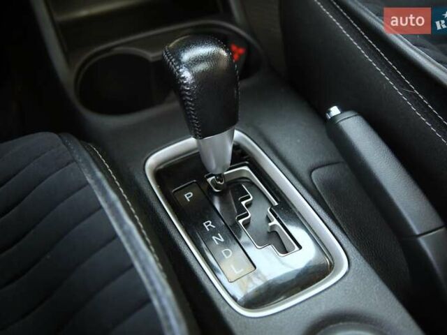 Серый Мицубиси Аутлендер, объемом двигателя 3 л и пробегом 190 тыс. км за 16700 $, фото 18 на Automoto.ua