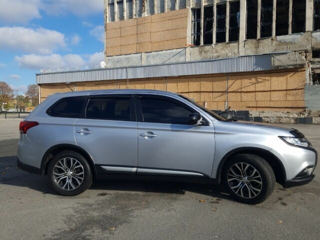 Сірий Міцубісі Аутлендер, об'ємом двигуна 2.4 л та пробігом 224 тис. км за 14599 $, фото 3 на Automoto.ua