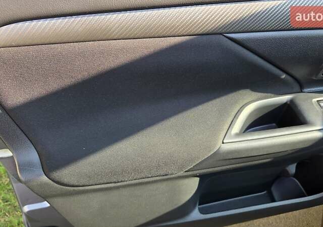 Серый Мицубиси Аутлендер, объемом двигателя 2 л и пробегом 44 тыс. км за 17900 $, фото 52 на Automoto.ua