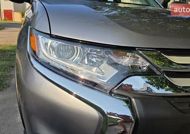 Серый Мицубиси Аутлендер, объемом двигателя 2 л и пробегом 44 тыс. км за 17900 $, фото 62 на Automoto.ua